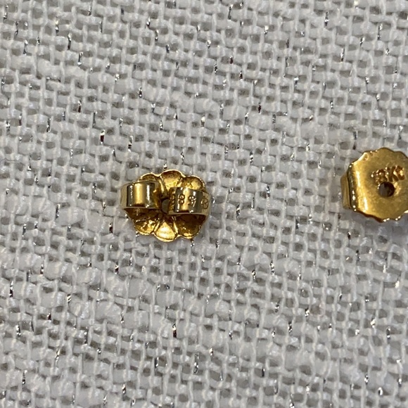 Real Emerald stones and 18k Solid Gold Eirings - Picture 5 of 16